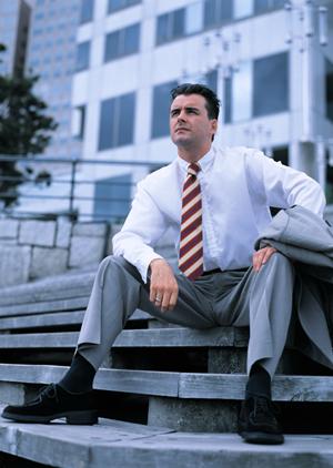 様々な種類のフラメンコのファルダが販売されています